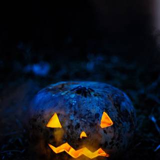 Blue and white Halloween wallpaper