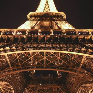 4k Eiffel Tower wallpaper