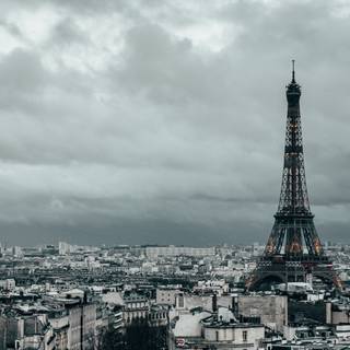 4k Eiffel Tower wallpaper