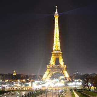 4k Eiffel Tower wallpaper