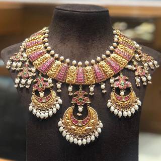 Diamond jewellery wallpaper