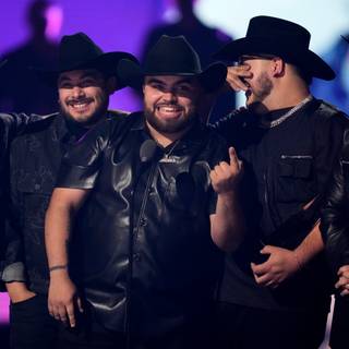 Grupo Frontera wallpaper