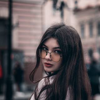 4k girl iPhone wallpaper