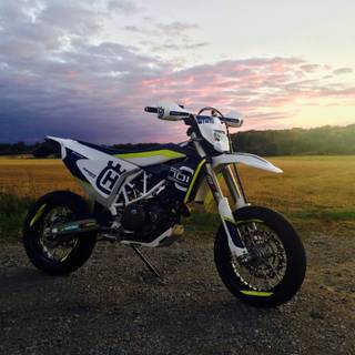 Supermoto 4k wallpaper