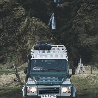 Land Rover car 4k iPhone wallpaper