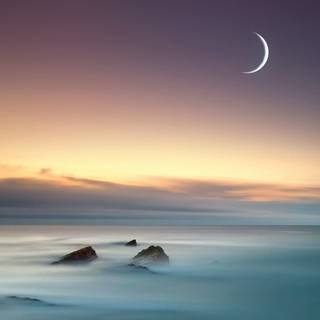 Beautiful calm crescent wallpaper