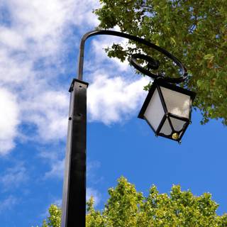 Street lamp 4k wallpaper