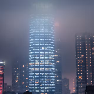 Night fog 4k wallpaper