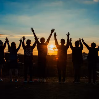 4k friendship wallpaper