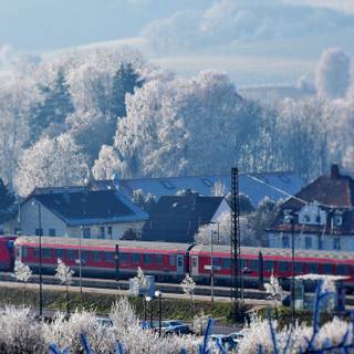 Winter trains wallpaper
