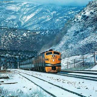 Winter trains wallpaper
