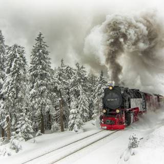 Winter trains wallpaper