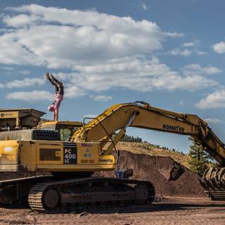 4k excavator wallpaper