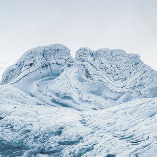 iPhone 14 Pro winter wallpaper