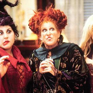 Aesthetic Halloween Hocus Pocus wallpaper