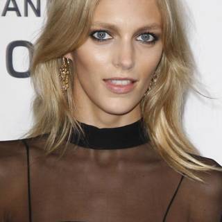 Anja Rubik wallpaper