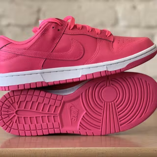 Pink Nike shoes wallpaper
