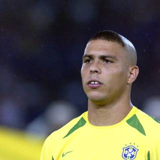Ronaldo Nazario 4k wallpaper
