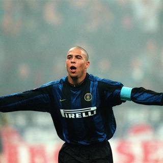 Ronaldo Nazario 4k wallpaper