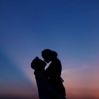 4k kissing wallpaper