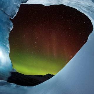 Winter climbing wallpaper