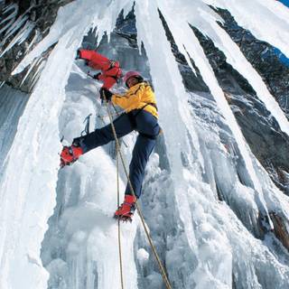 Winter climbing wallpaper