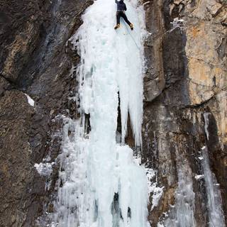Winter climbing wallpaper
