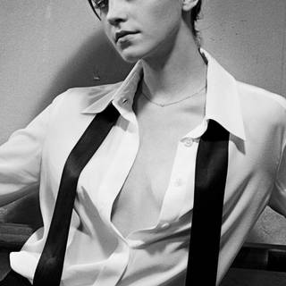Emma Watson iPhone wallpaper