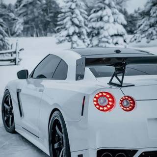 R35 phone wallpaper