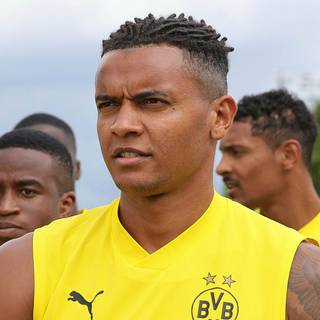 Manuel Akanji wallpaper