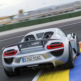 Porsche 918 iPhone wallpaper