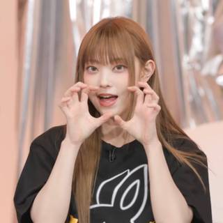 NewJeans Haerin wallpaper