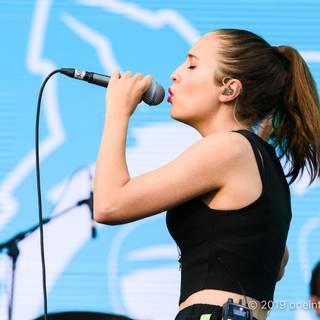 Alice Merton wallpaper