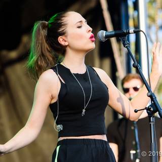 Alice Merton wallpaper