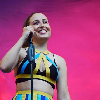 Alice Merton wallpaper