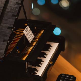 Piano iPhone wallpaper