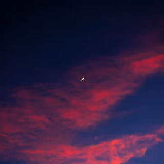 Crescent moon 4k wallpaper