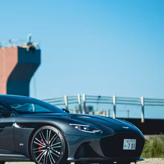 Aston Martin 4k iPhone wallpaper