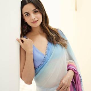 Alia Bhatt saree wallpaper