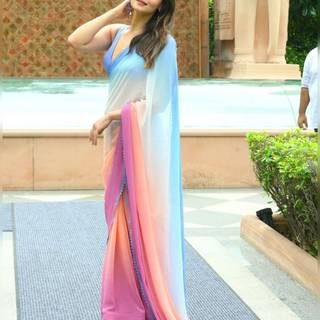 Alia Bhatt saree wallpaper