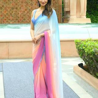 Alia Bhatt saree wallpaper