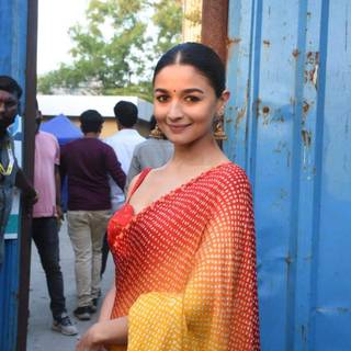 Alia Bhatt saree wallpaper