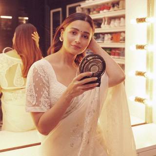 Alia Bhatt saree wallpaper