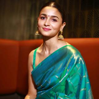 Alia Bhatt saree wallpaper