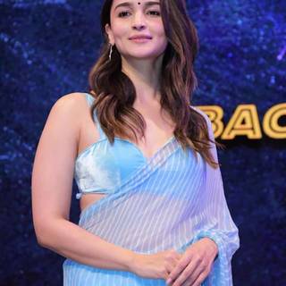 Alia Bhatt saree wallpaper