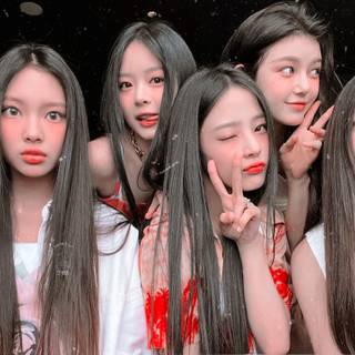 NewJeans desktop wallpaper