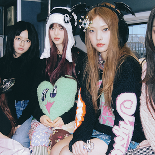 NewJeans desktop wallpaper