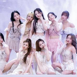 NewJeans desktop wallpaper