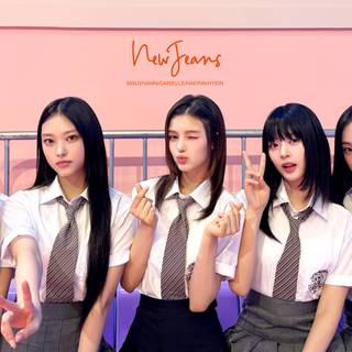 NewJeans desktop wallpaper