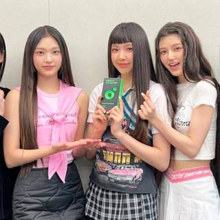 NewJeans desktop wallpaper